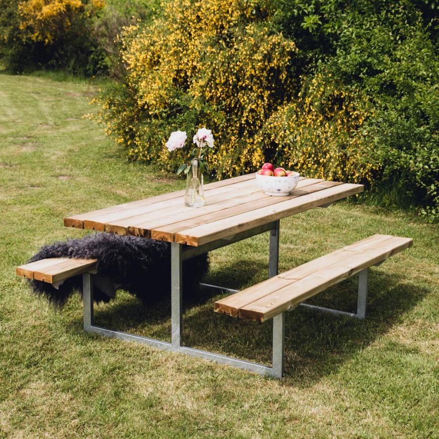 Bord-/bænkesæt "YDUN" trykimprægneret og galv. stel uden ryg 175 x 140 cm HORTUS